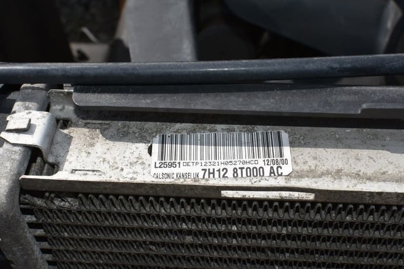 Chłodnica wody intercooler Land Rover Defender 2,2 TD4