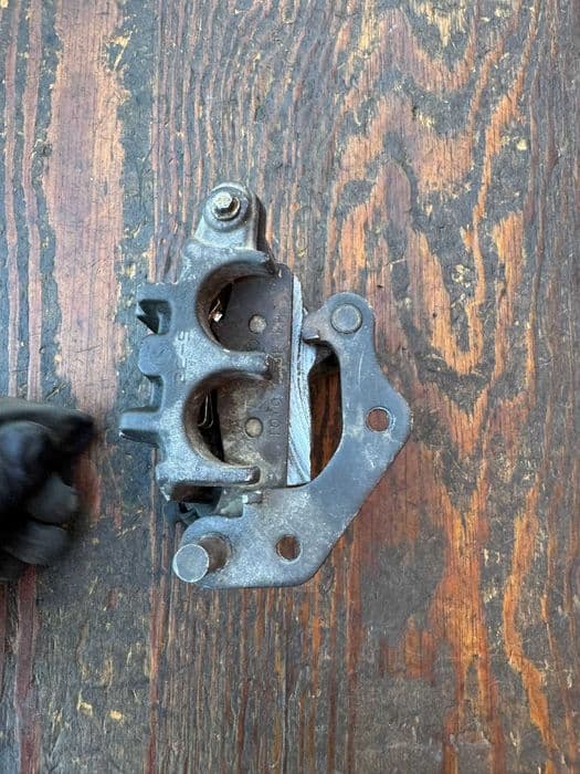 tokico lewy zacisk przod przedni hamulca kawasaki KFX 700 r 04-11