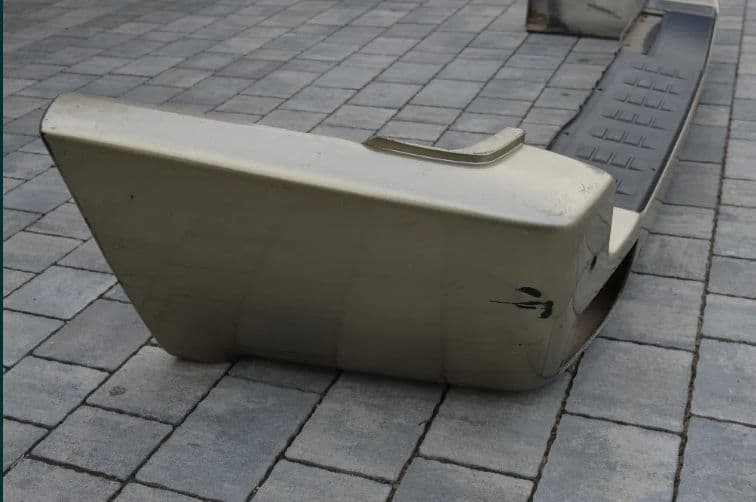 Nissan Patrol Y61 2004r ZDERZAK tył tylny oryginalny