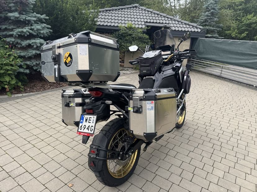 Honda Africa Twin Adventure Sports 1100 salon I wł.