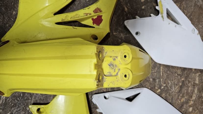 Plastiki suzuki rmz 450