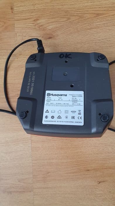 Ładowarka husqvarna qc330