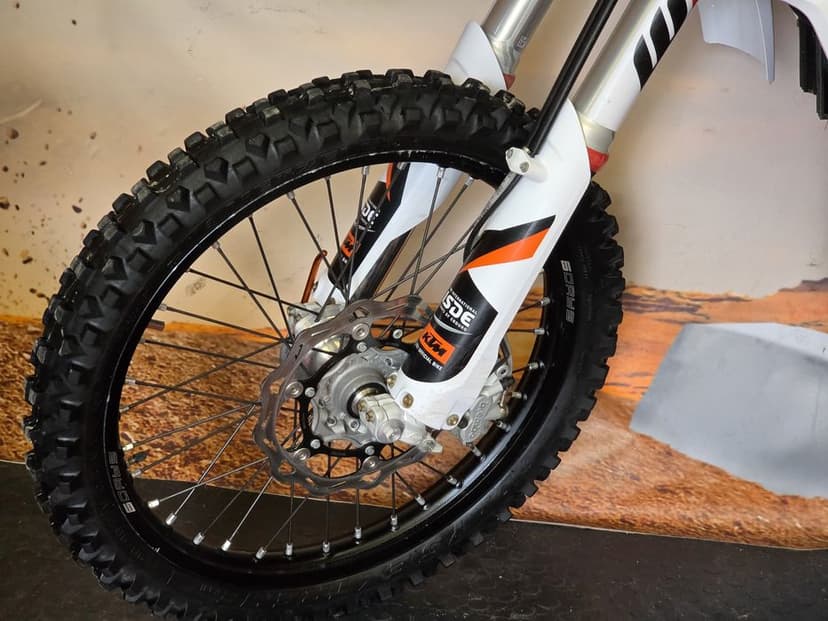 Ktm exc-f 350 model 2022 six days