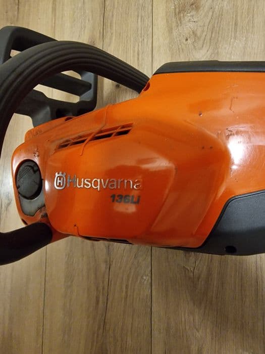 Pilarka akumulatorowa Husqvarna 136Li możliwa wysyłka