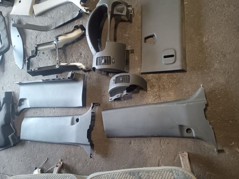 Plastiki wnętrza Nissan Navara D40 oryginał Europa