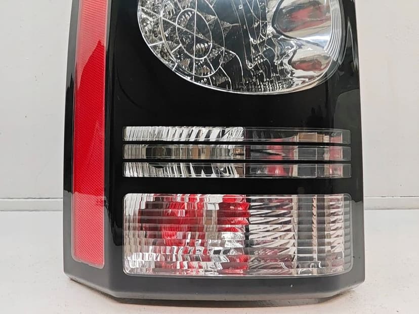 Land Rover Discovery 3 III Lampa Lewy Tył