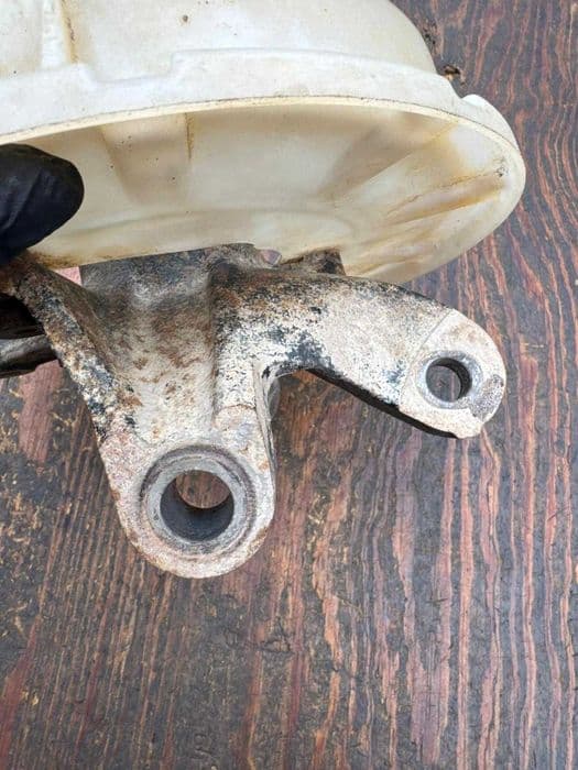 Honda TRX 420 / 500 / 520 Foreman zwrotnica prawa przod kola piasta OEM 2014-2024