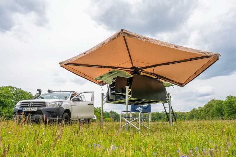 Toyota Hilux Revo "turystyczna"