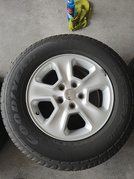 Kola jeep grand cherokee wk2