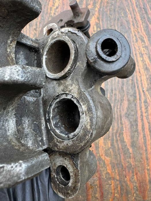 zacisk lewy przod przedn hamulca BRP can am can-am outlander renegade