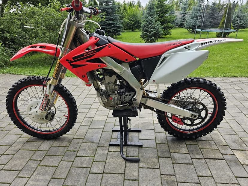 Honda CRF – dopieszczony motocykl crossowy, gotowy do jazdy!

Na sprze