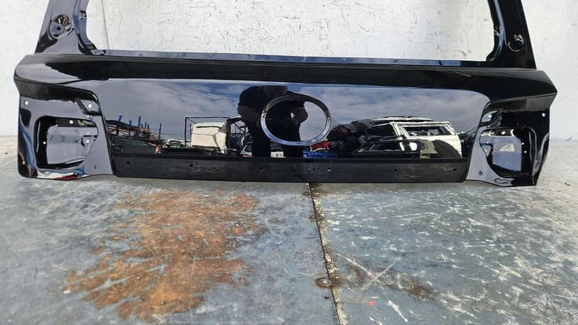 Toyota Land Cruiser V8 Lift J200 Klapa bagażnika tylna Tył GBT