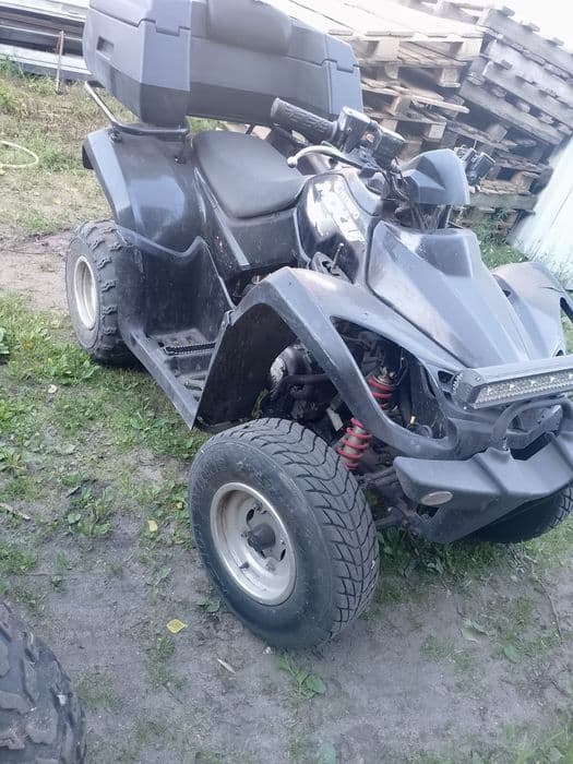 Quad cena za 2 szt plus skuter Peugeot