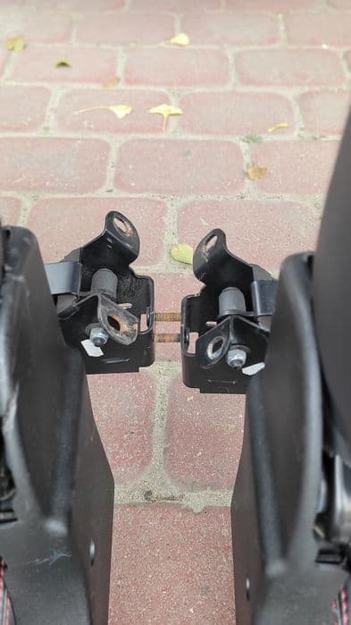 Fotele lewy prawy 3 rzad LAND ROVER DEFENDER 2007-14