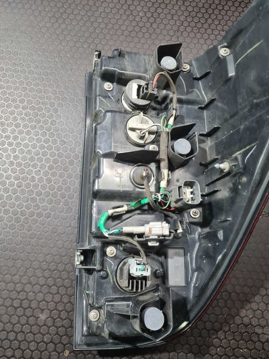 Toyota Hilux VIII 2.4d 20r lampa tył prawa oryginał Hilux