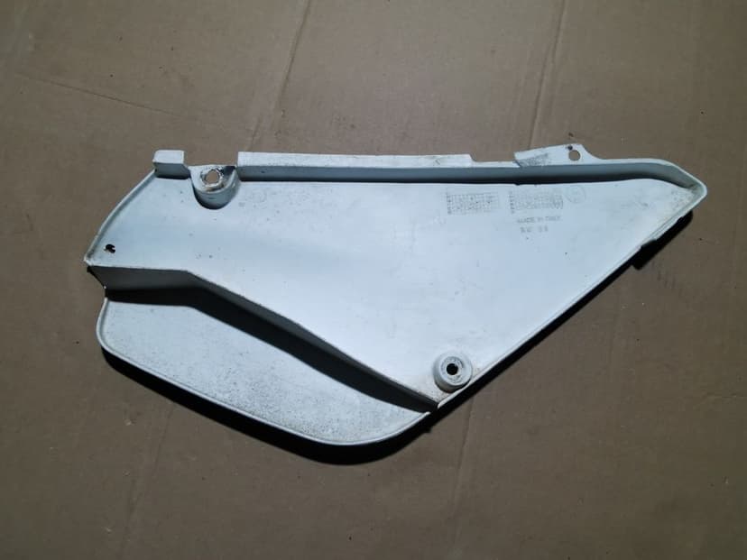 Suzuki RM 85 osłona owiewka bok tył prawa panel obudowa