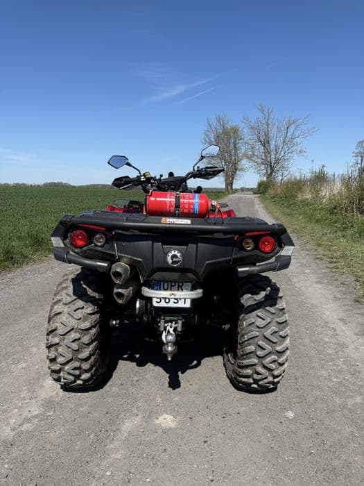 quad can-am outlander