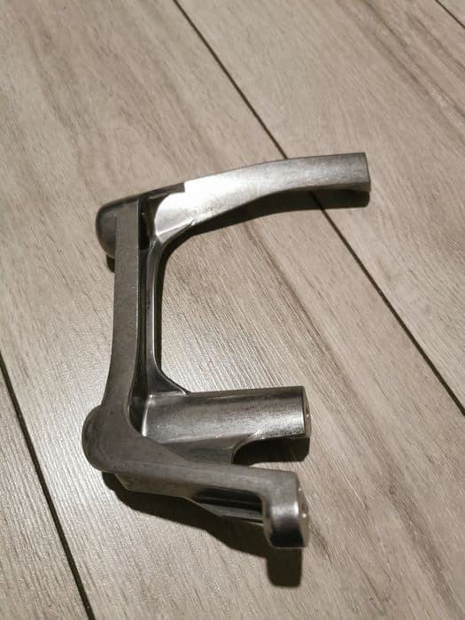 Yamaha raptor 350 uchwyt wspornik mocowanie błotnika przód lewy