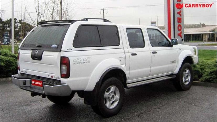 Zabudowa Nissan Navara D22 Carryboy Hardtop G560