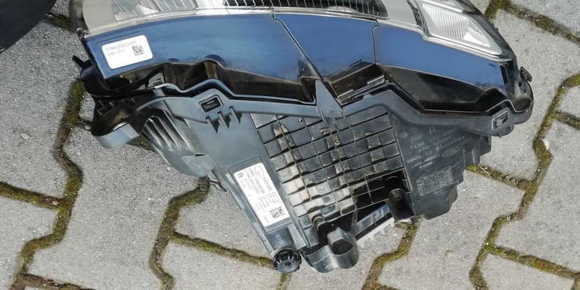 Land Rover DEFENDER 2 II 2021 LAMPA prawa FULL LED reflektor prawy