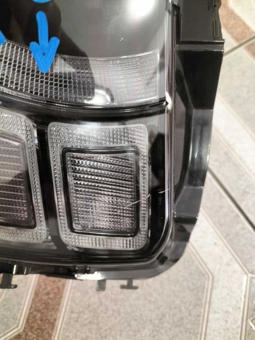Land Rover Defender lewa lampa full LED Matrix