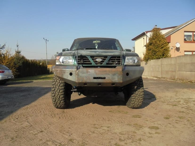 Zderzak Off road Nissan Patrol Y 61 w częściach