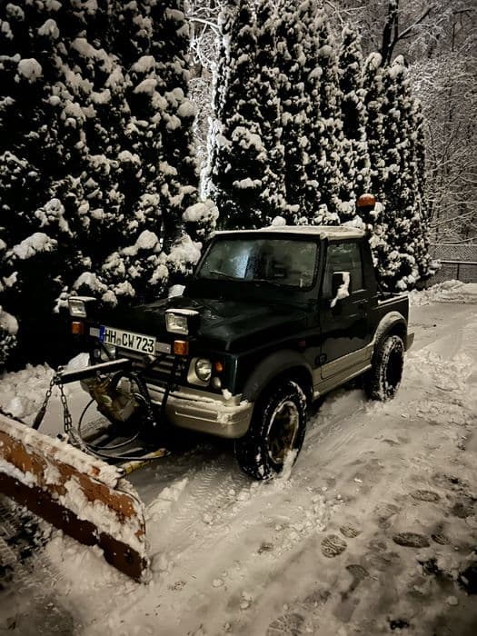Sprzedam suzuki samurai z plugiem do odsniezania