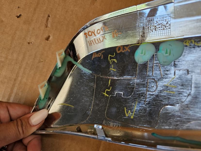 Toyota Hilux 16 obudowa lusterka chrom osłona prawa prawego