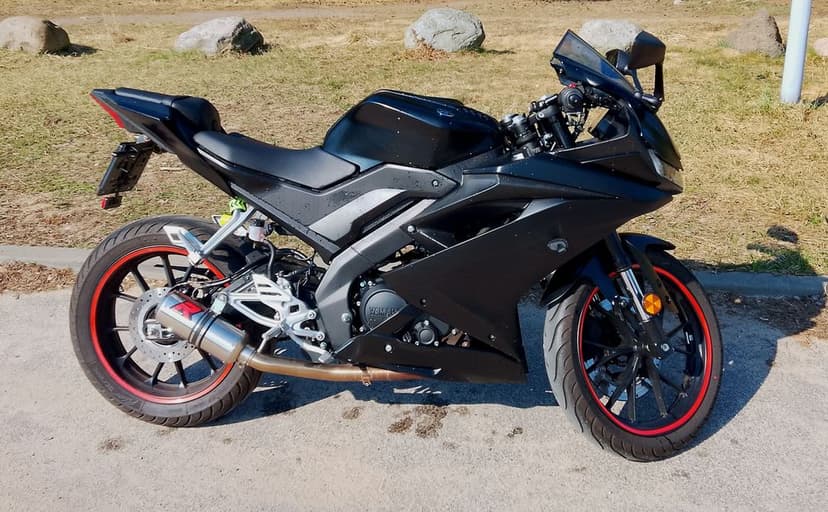 Yamaha YZF-R125 kat. B. Rok 2023 przebieg 9500 km idealny stan