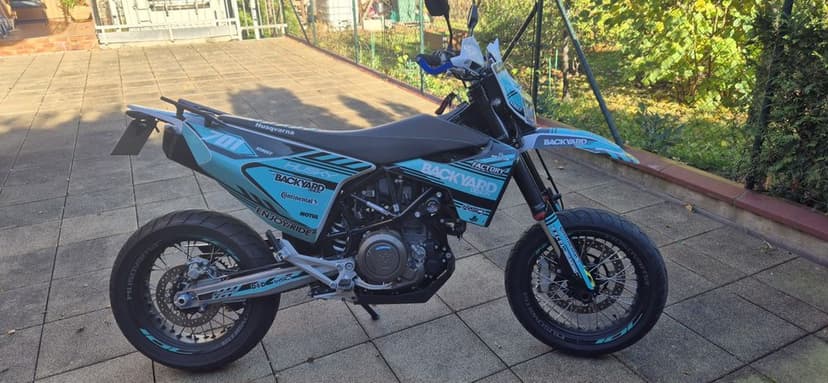 Husqvarna 701 supermoto