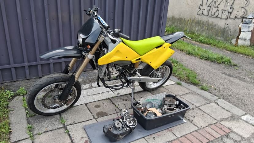 Husqvarna TE 570 SM 610 kanapa CZĘŚCI półki lampa kopka chłodnica