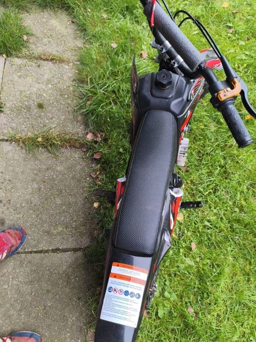 Sprzedam crossa 50 cm³ – sprawny, idealny dla początkujących!