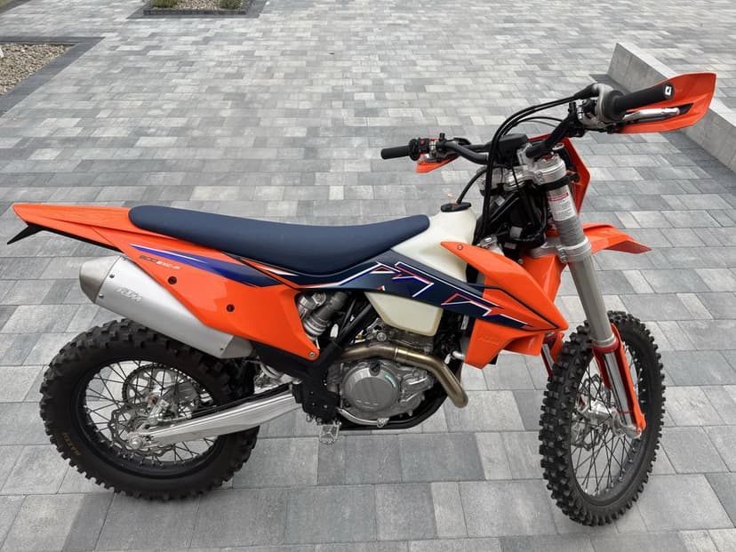KTM 500 EXC-F 2021 – 12,2 mth, stan jak nowy, rej. 06/2022