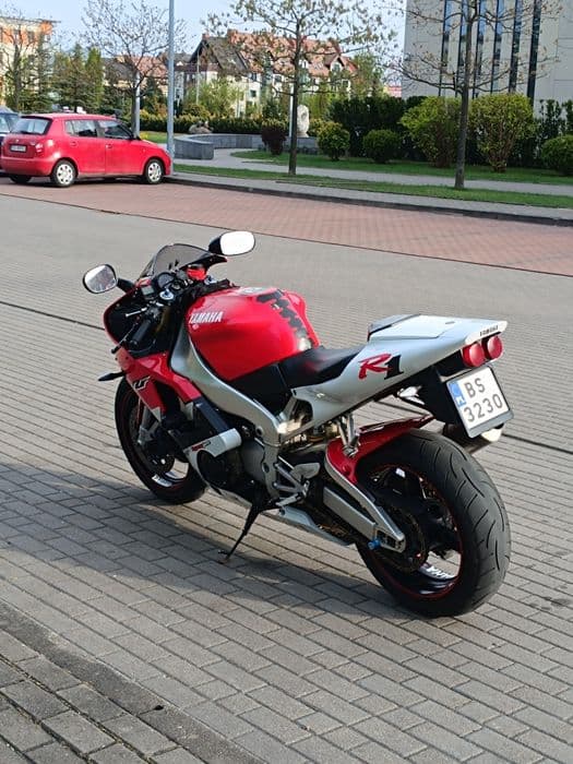 Yamaha YZF-R1 niski przebieg, bdb stan