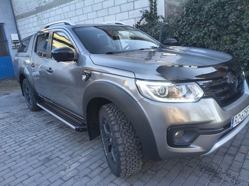 Renault Alaskan Nissan Navara d23