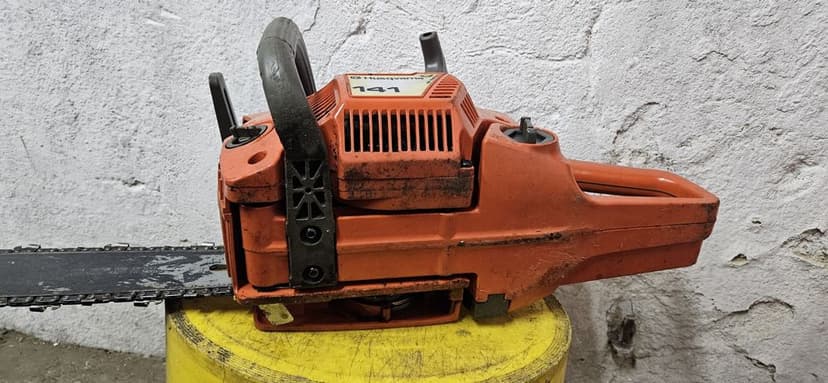 Husqvarna 141 piła spalinowa łańcuchowa pilarka