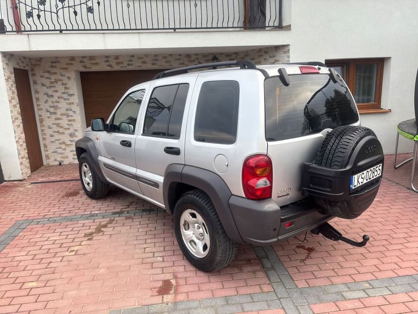 Jeep Cherokee 2004 rok pierwszy  właściciel w kraju
