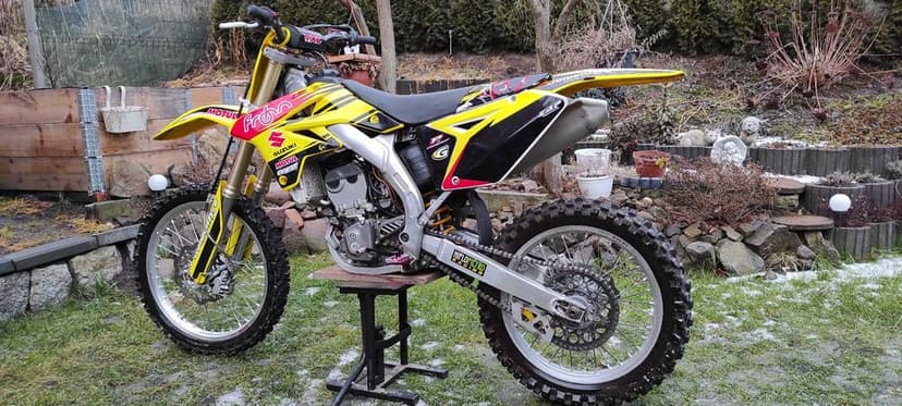Suzuki RM Z 250  Mega zadbany nowe opony gotowy do jazdy 2009