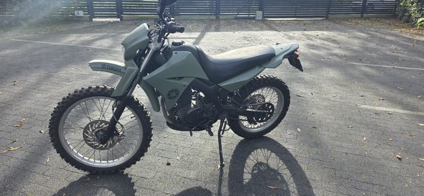 Yamaha XT 125 Cross kat b