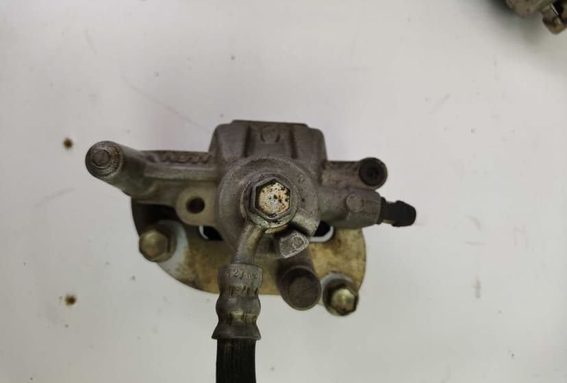 Zacisk przód prawy/lewy yamaha raptor 250, 07r