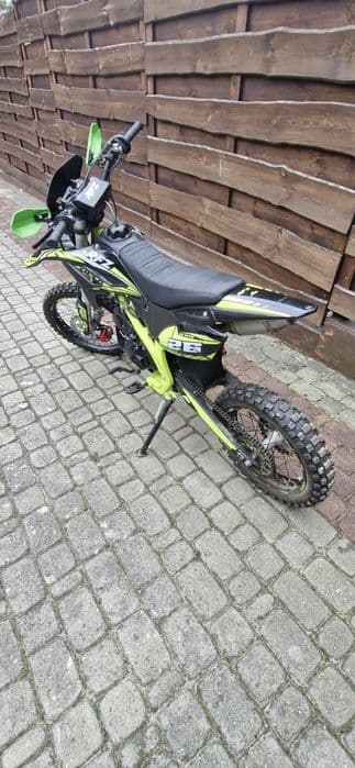 Cross RFZ Viper 125 + kask + rękawiczki