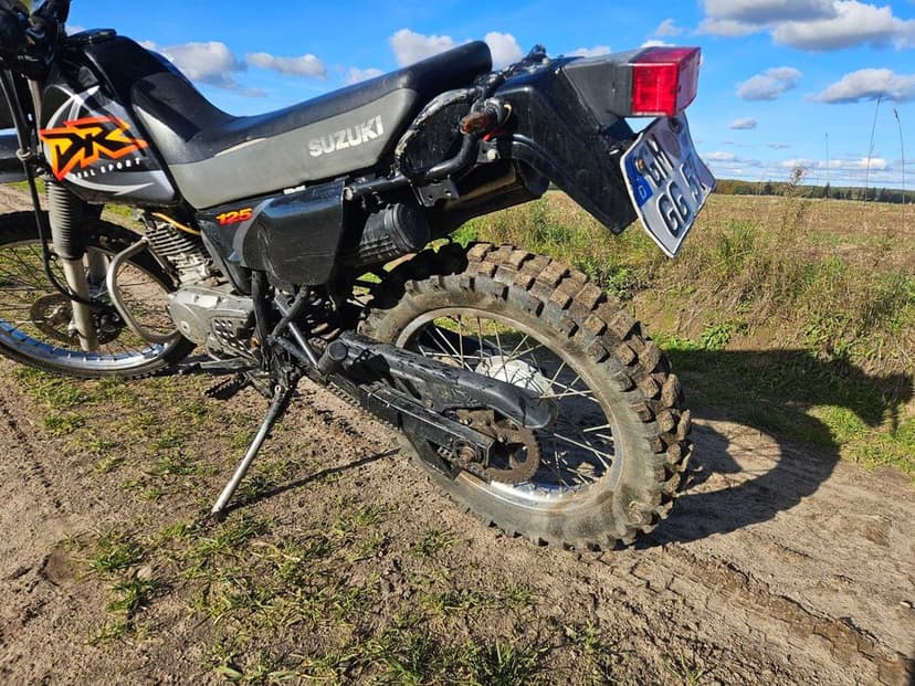 suzuki dr 125 SE