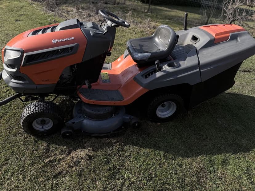 Kosiarka Traktorek Husqvarna  TC 142T