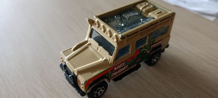 Matchbox land Rover Defender swamp turbo krokodyl