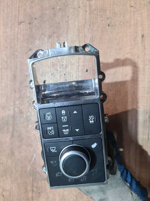 Land Rover Discovery V L462 3.0d panel napędów przełącznik zawieszenia