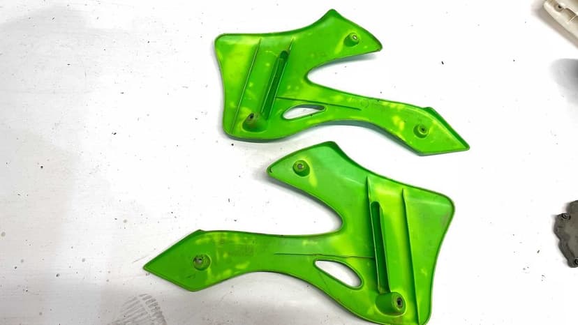 Kawasaki kx 250 99do02r Plastiki owiewki błotnik boczki czesci