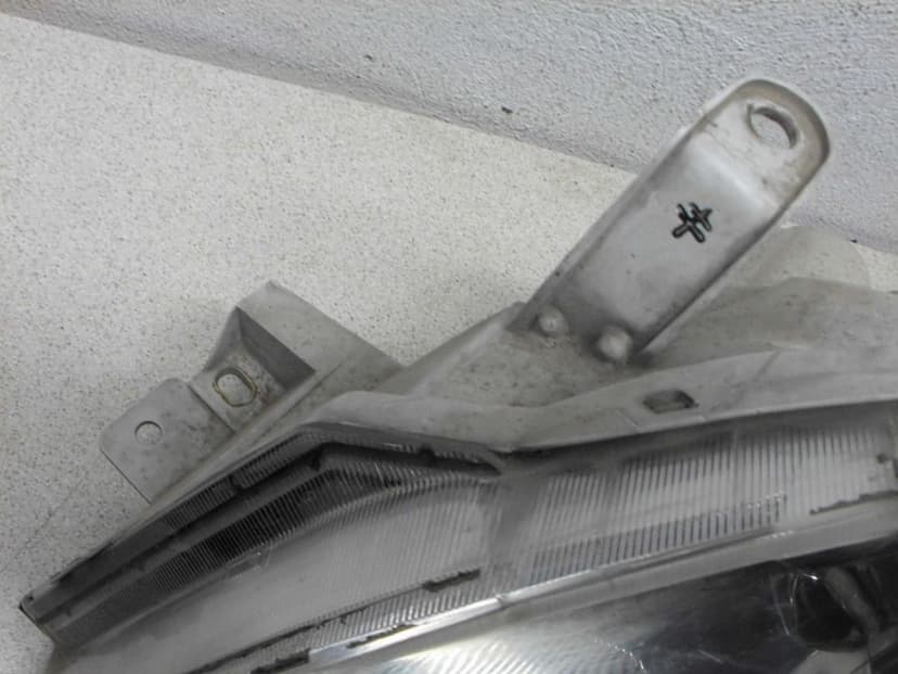 Toyota land cruiser 120 lampa przód lewa europa