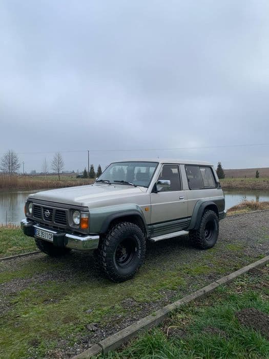Nissan Patrol y60 3d 2.8 Karoseria
