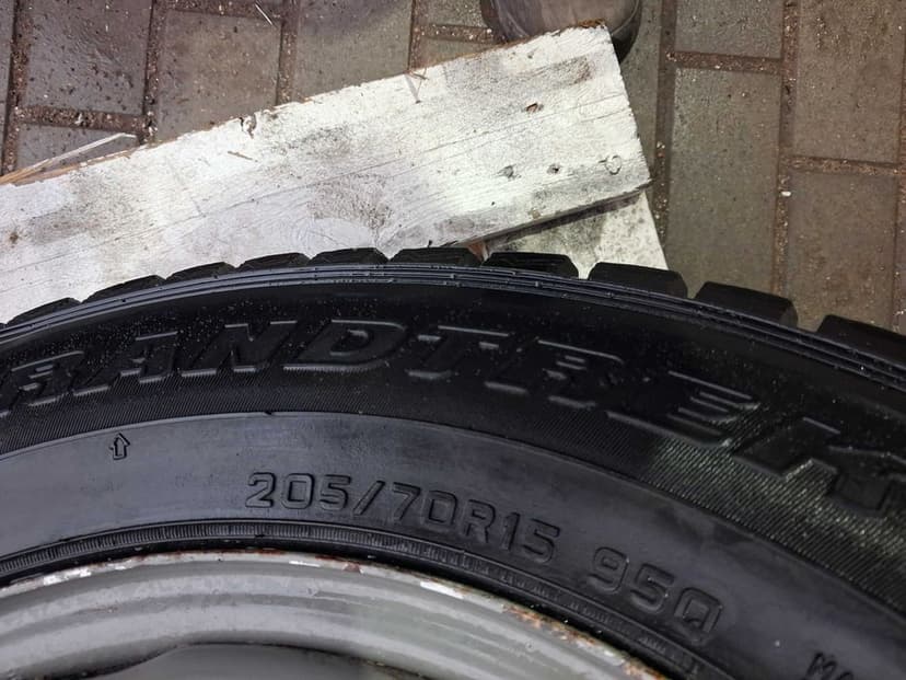 4x koła zimowe R15 5x139,7 Suzuki Jimny Vitara 205/70 15 Gwarancja