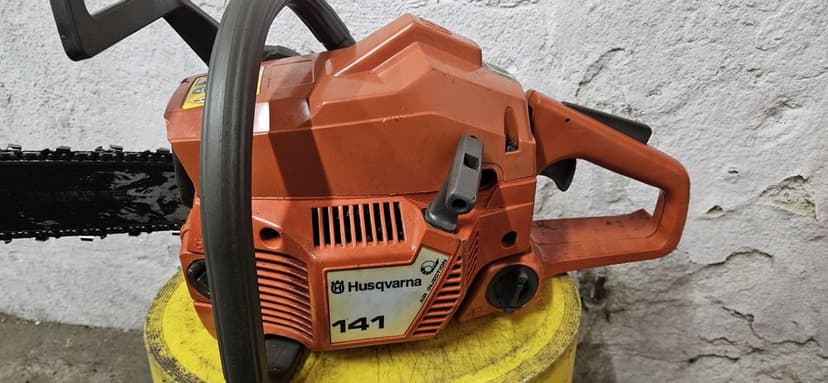 Husqvarna 141 piła spalinowa łańcuchowa pilarka